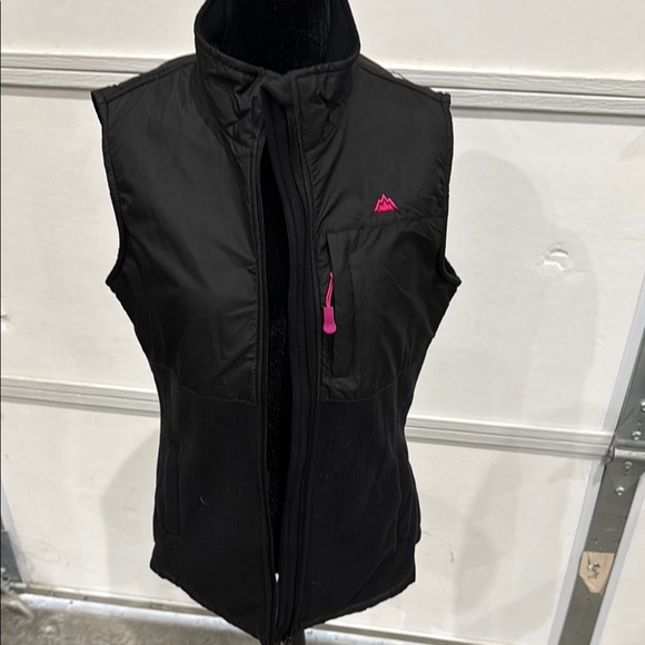 Snozu Black Fleece Vest - Picture 1 of 3